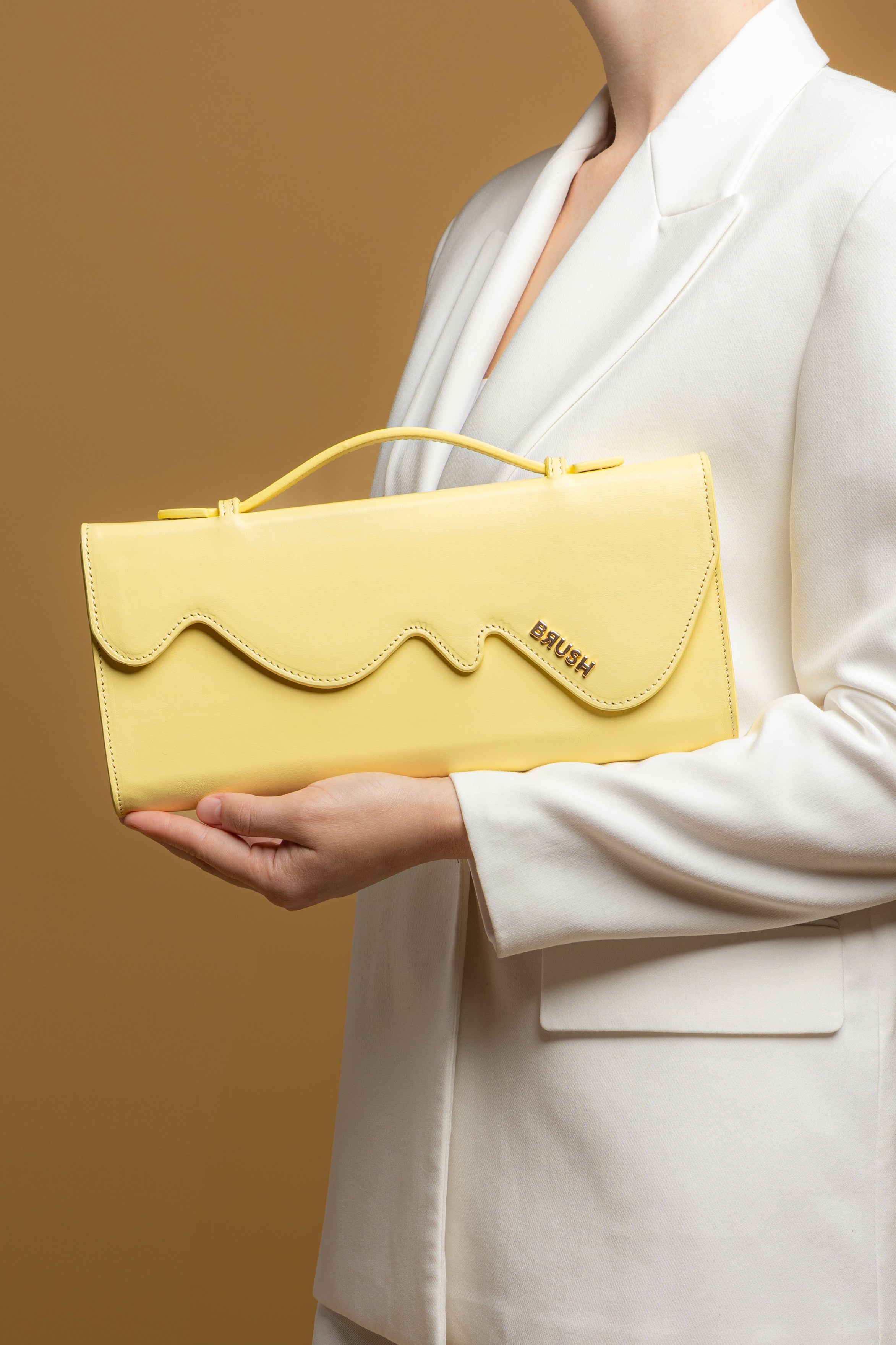 Melt Clutch Bag in Limon